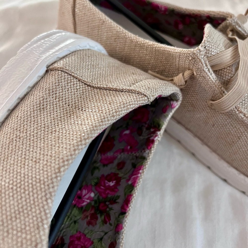 Gypsy Jazz slip on, NWT, color natural with beautiful floral lining, SZ 11 - Picture 5 of 7